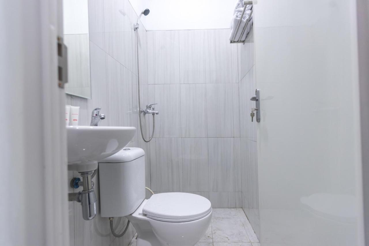 Oyo 907 Wisma Cakung Jakarta Exteriör bild
